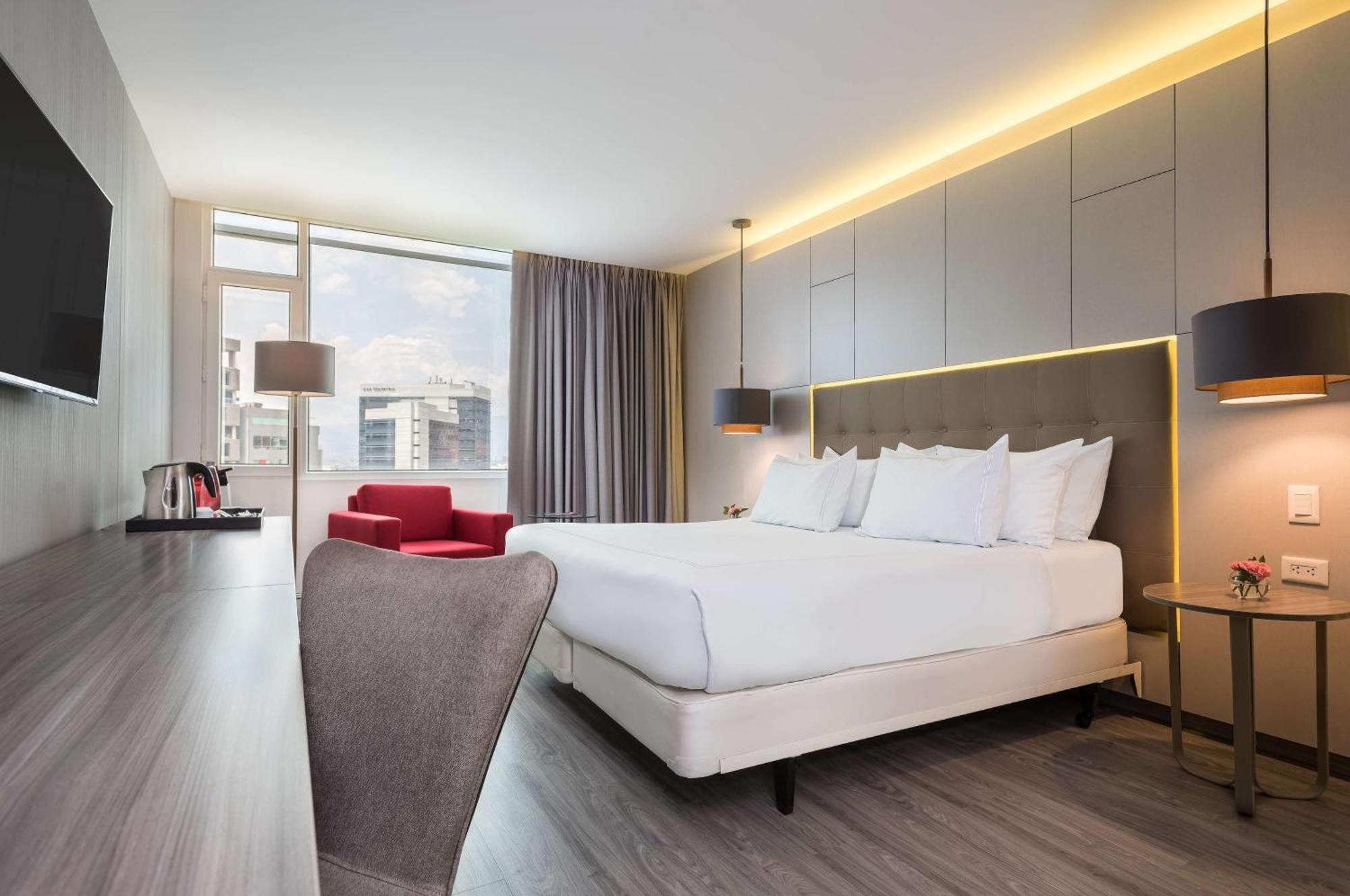 Hotel NH Collection Medellin Royal Esterno foto