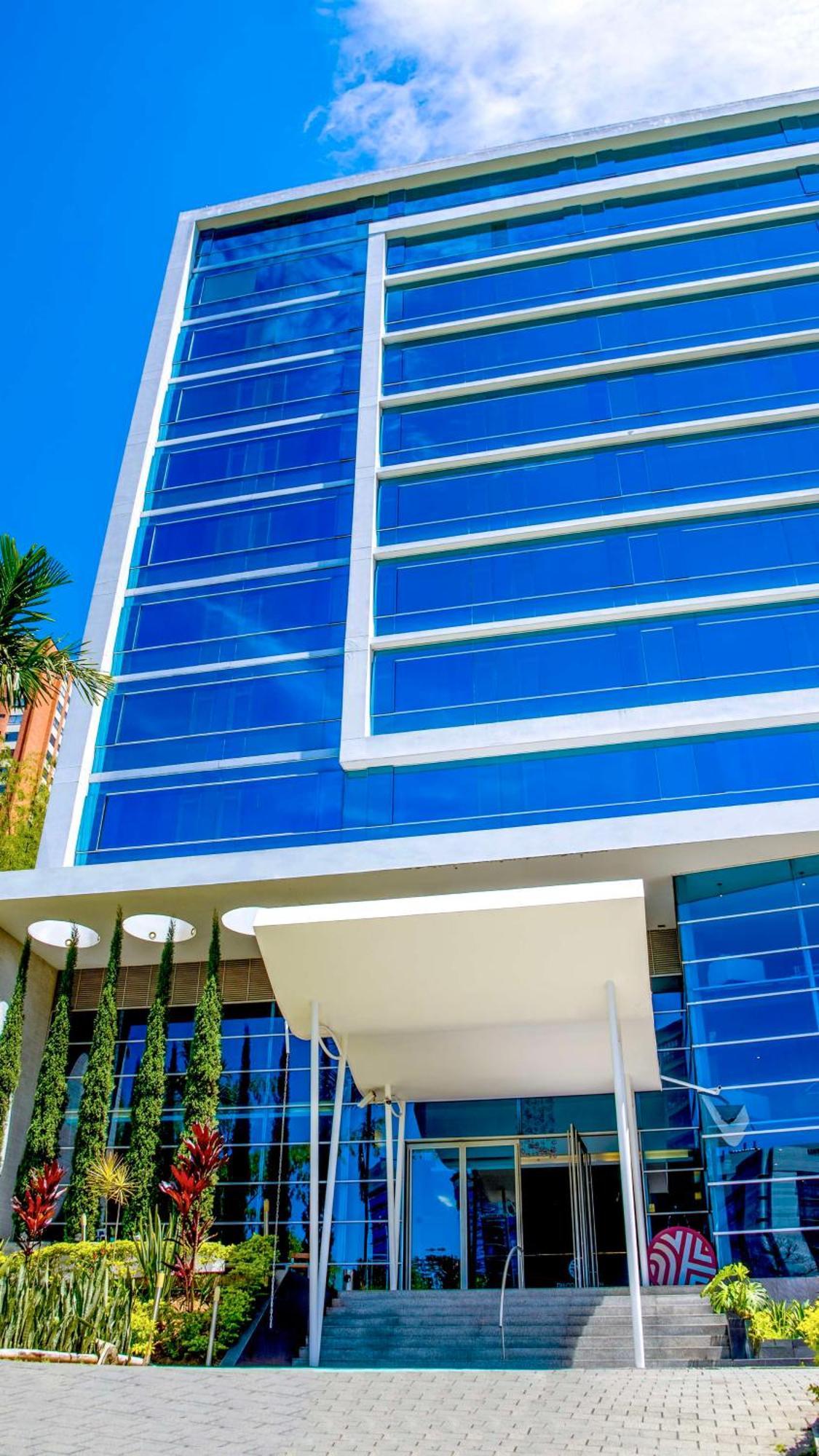 Hotel NH Collection Medellin Royal Esterno foto