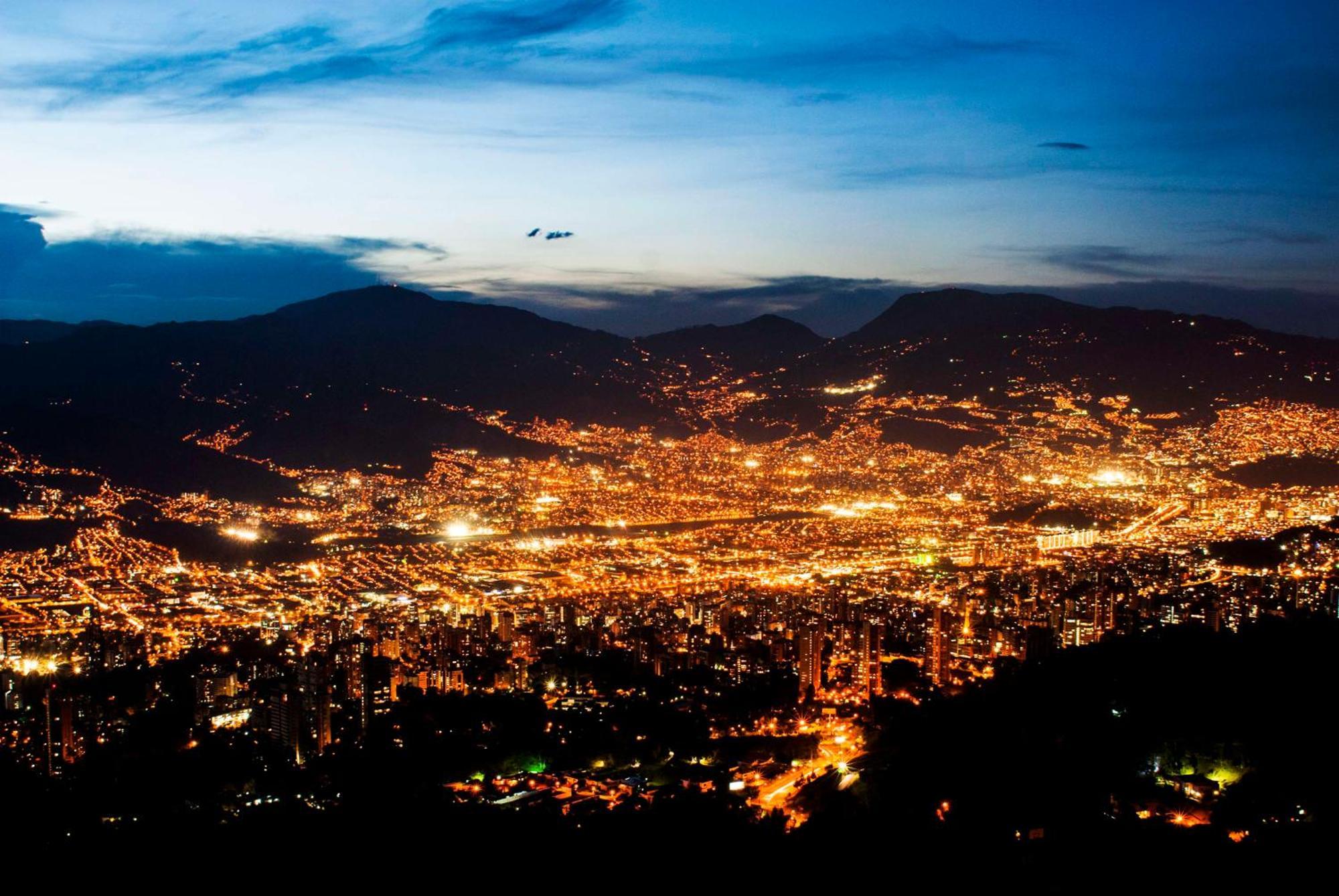 Hotel NH Collection Medellin Royal Esterno foto