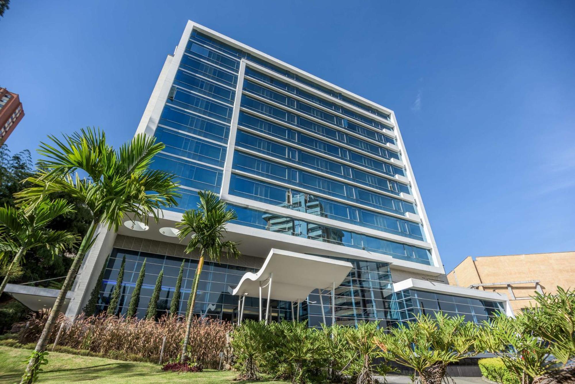 Hotel NH Collection Medellin Royal Esterno foto