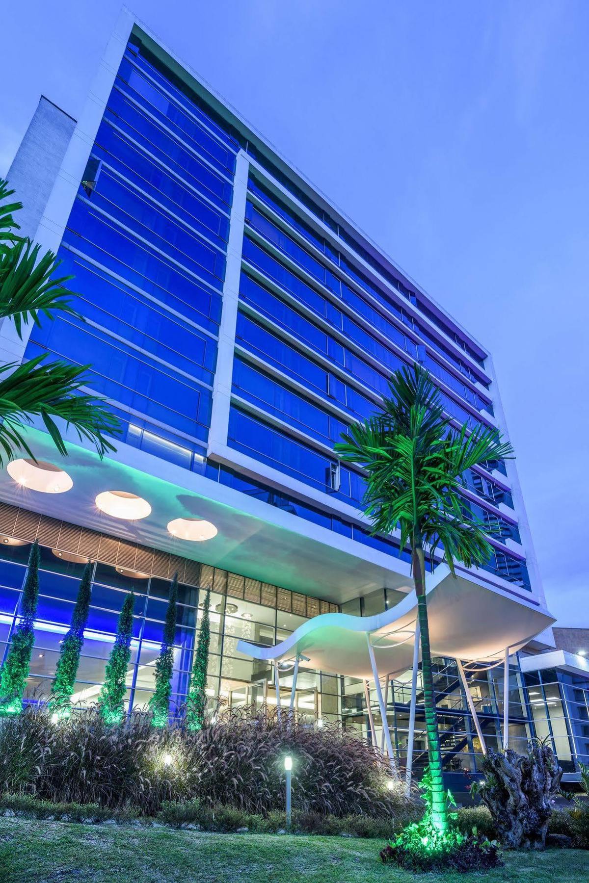 Hotel NH Collection Medellin Royal Esterno foto